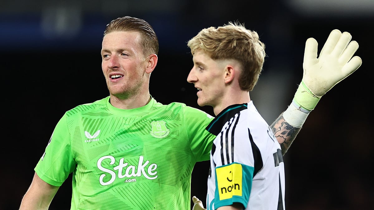 Jordan Pickford and Anthony Gordon
