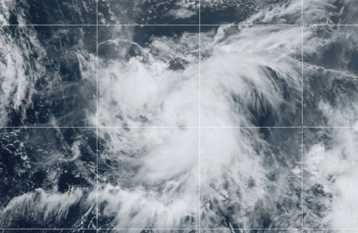 AP : This Satellite image provided by NOAA shows Tropical Storm Leslie. 