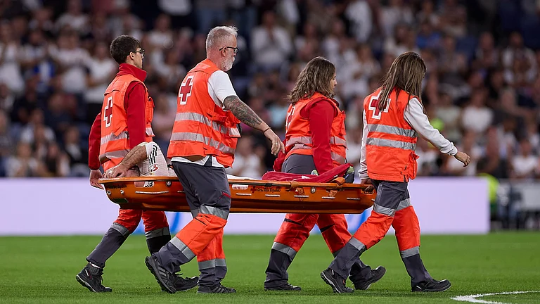 Dani Carvajal has suffered a serious knee injury - null