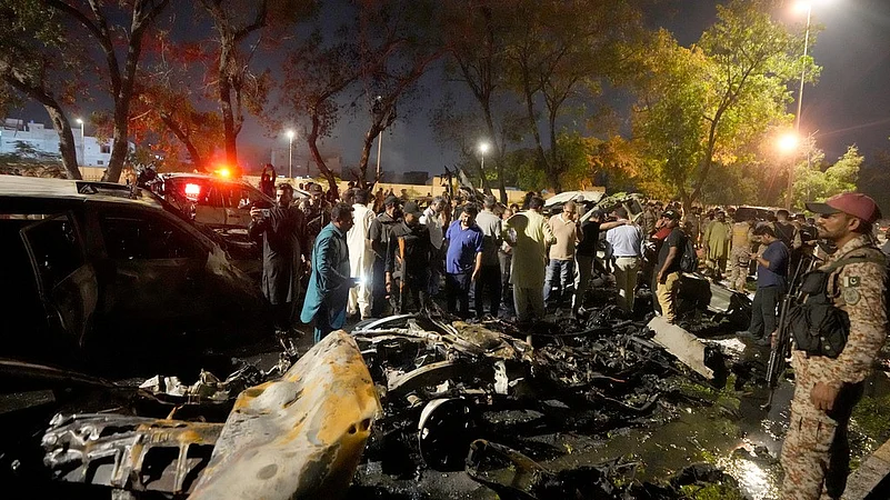pakistan karachi airport blast