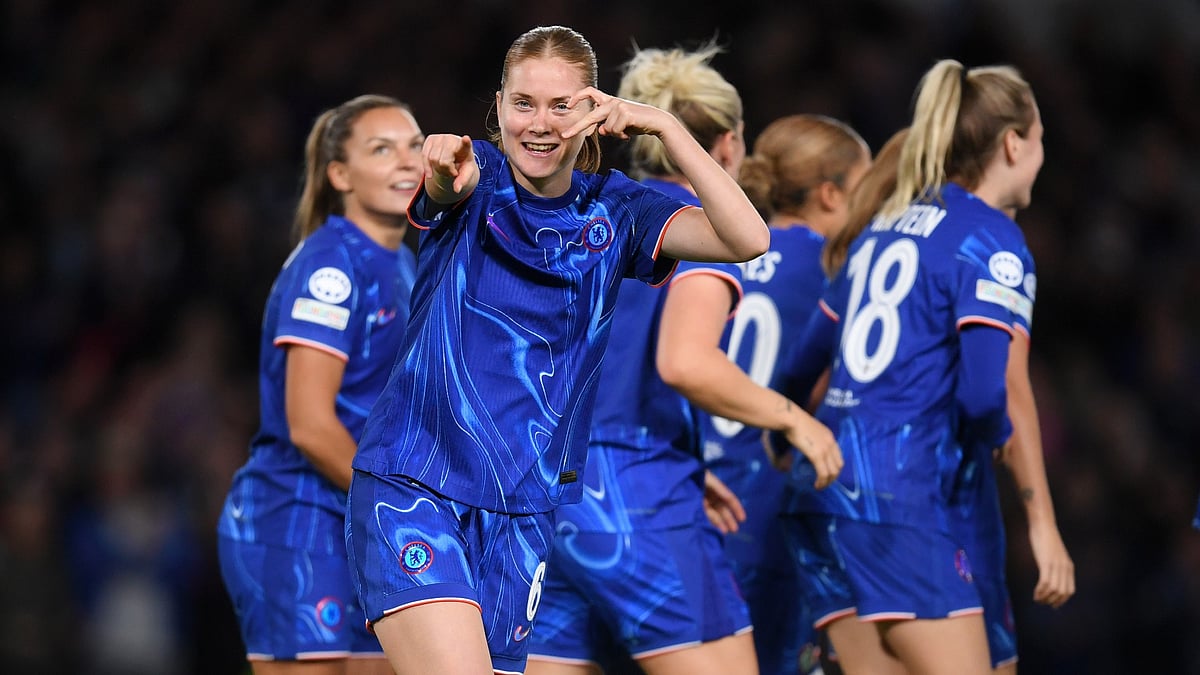 Chelsea Women celebrating. - null