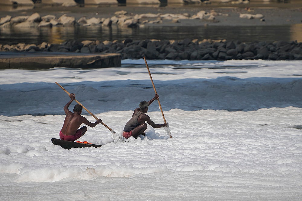 Standalone: Toxic foam in Yamuna river in New Delhi