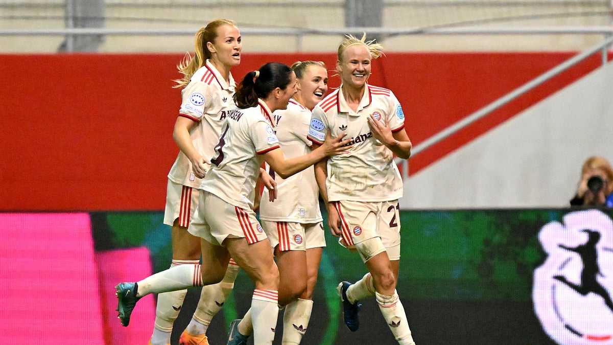 Pernille Harder scored a hat-trick in Bayern Munich's 5-2 win over Arsenal