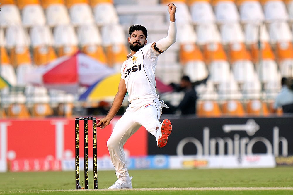 Pakistan and England 1st Test Cricket Day 2 Photo gallery_Aamer Jamal 