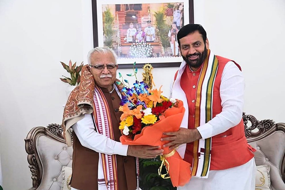 Haryana Chief Minister Nayab Saini  meets Manohar Lal Khattar