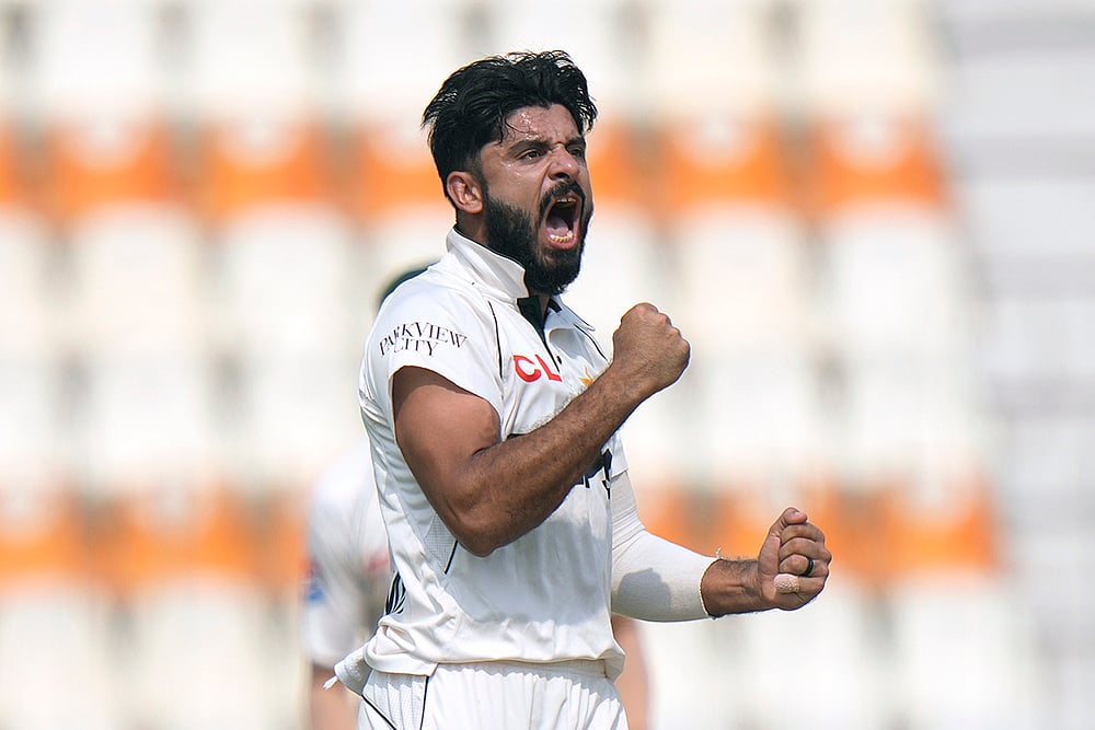 Pakistan vs England 1st test Cricket Day 3 Photo gallery_Aamer Jamal