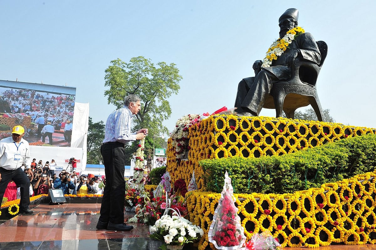 3rd March,2018: Ratan Tata offers flowers to JN Tata monument in Jubilee Park in 2018. After 2021, Tata's health did not allow him to visit Jamshedpur, but before that he never missed a Founder's Day.  - Ratan Tata's X account