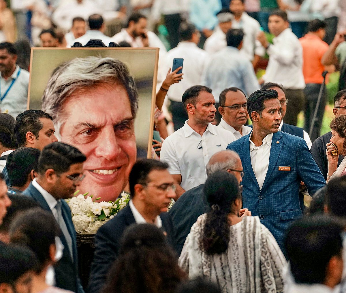 PTI : Ratan Tata's mortal remains have been kept at NCPA lawns for the public to pay their last respects before the funeral | 