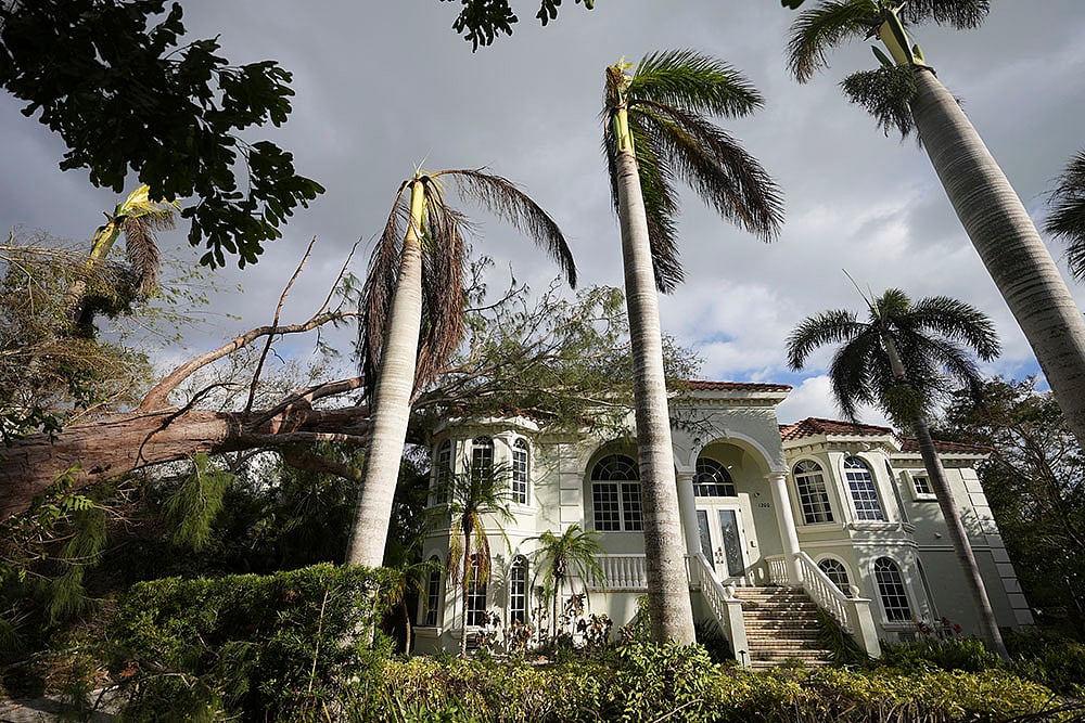 Aftermath of Hurricane Milton in Florida photo gallery_7