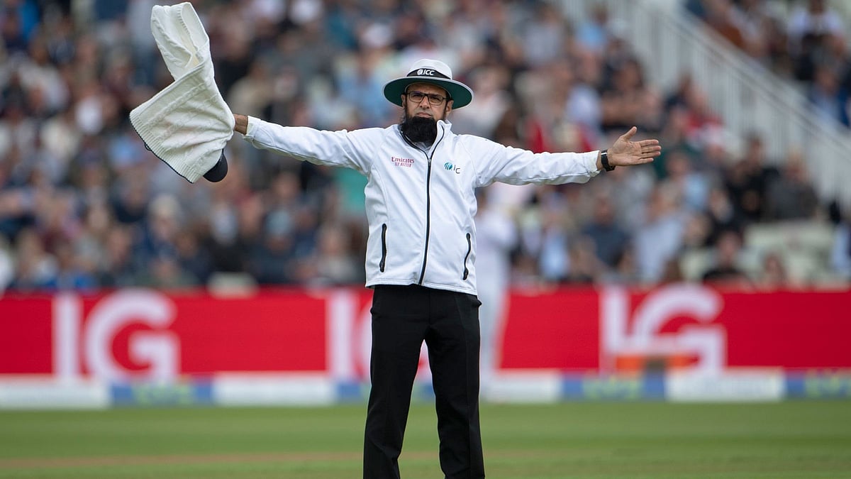 X/saifahmed75 : Established umpire Aleem Dar.