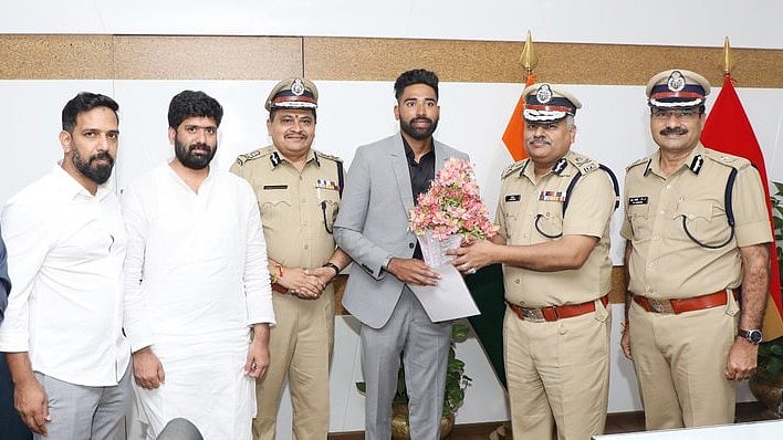 Mohammed-SiraJ-DSP-Cricket-X-Photo