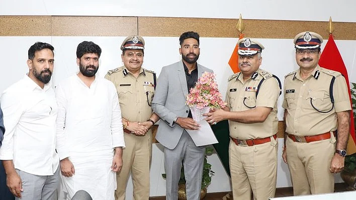 Mohammed-SiraJ-DSP-Cricket-X-Photo