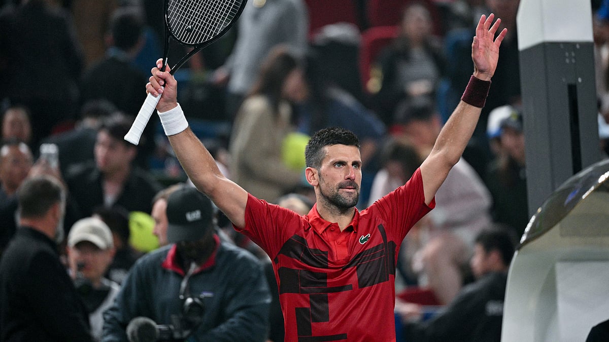 Novak Djokovic booked his spot in the semi-finals of the Shanghai Masters on Friday