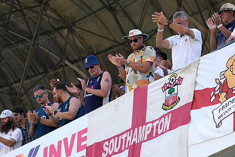 Pakistan vs England 1st Test: English fans cheer for their team 