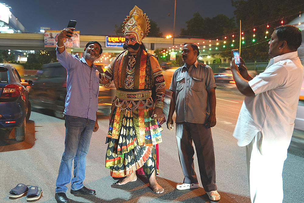 Siddhant in Raavans costume for Ram Leela in Delhi_9