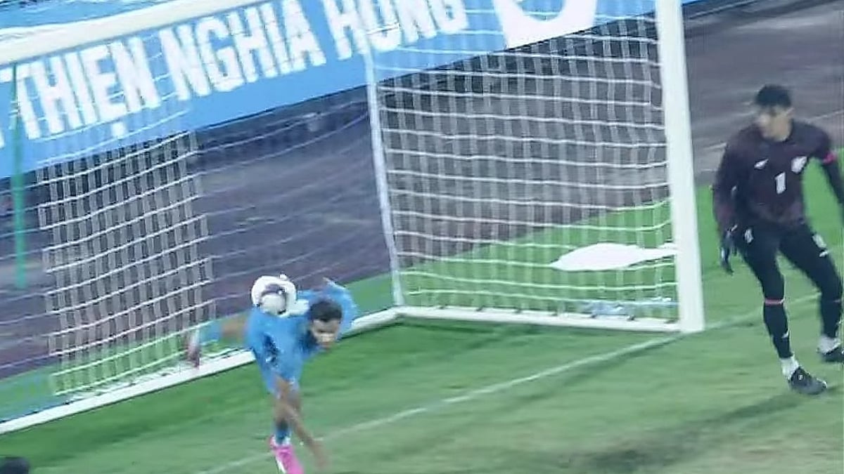 FanCode screengrab : India defender Anwar Ali (left) pulls off a stunning goal-line clearance to deny Vietnam during the friendly match in Nam Dinh.
