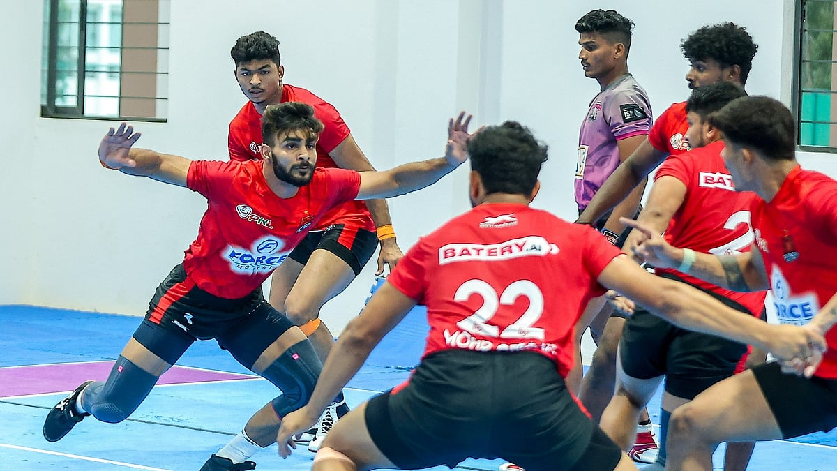 Aslam Inamdar (left) practises with teammates ahead of Pro Kabaddi League's 11th season. - Special Arrangement