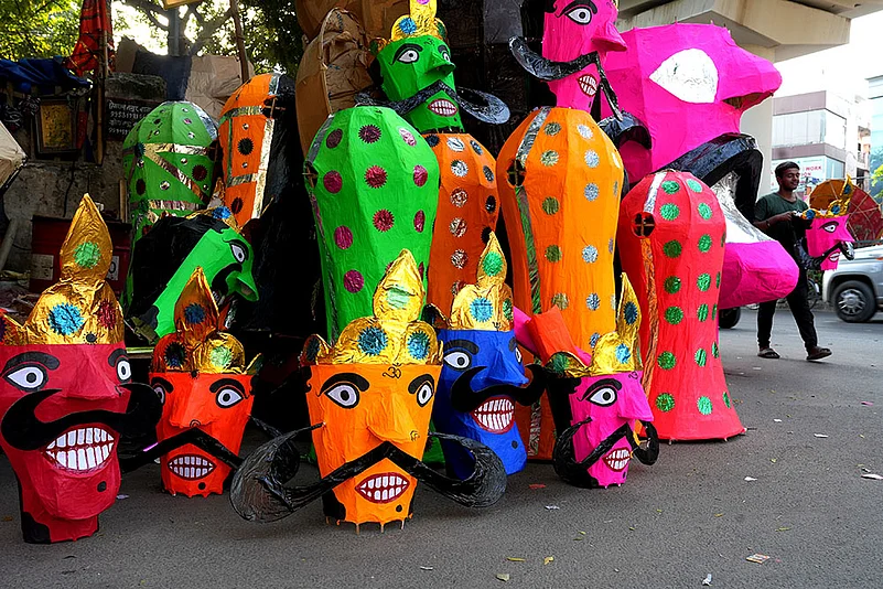 Dussehra 2024 Effigies of Raavan on sale in Delhi’s Titarpur_10