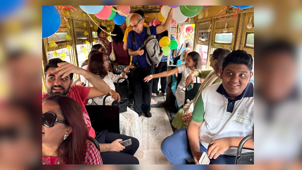 Special Arrangements  :  Jamming session on Sunday afternoon inside a moving tram in Kolkata