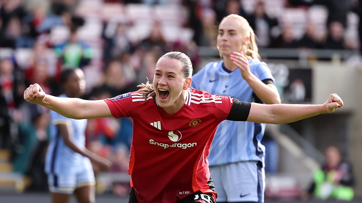 Elisabeth Terland celebrates on Sunday against Tottenham. - null