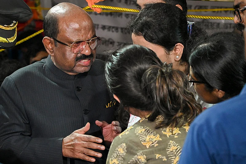 Kolkata doctor rape and murder Junior doctors hunger strike in Kolkata_7