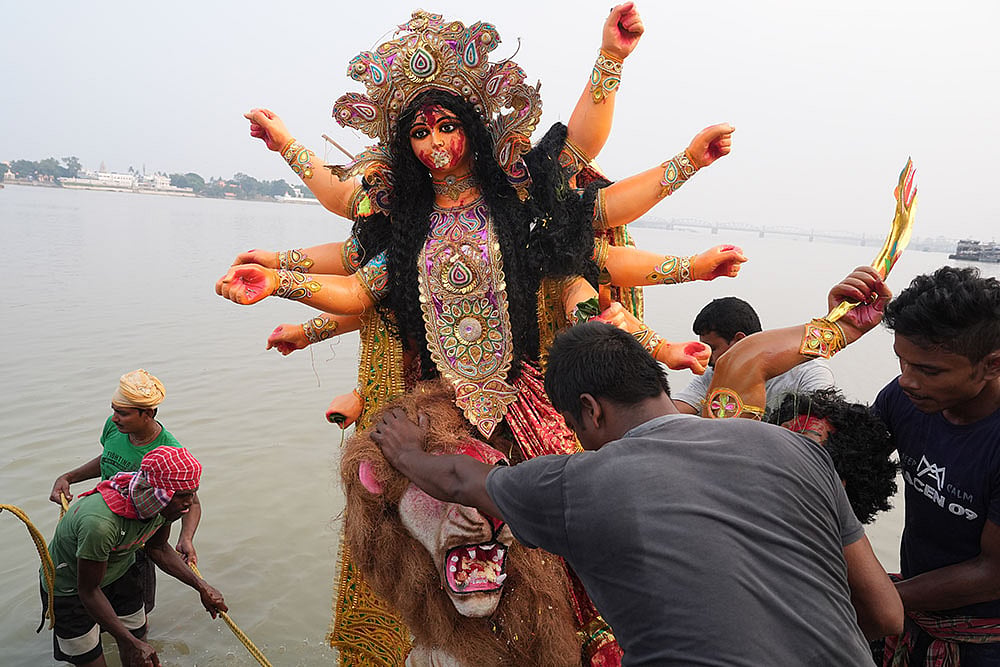Durga Puja 2024: Goddess Durga Idol Immersion in Hooghly River on the occasion of Bijoya Dashami_3