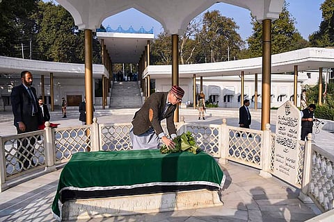 New J&K govt: Omar Abdullah offers Fatiha Khawani at Mazarat-e-Anwar of Sher-e-Kashmir