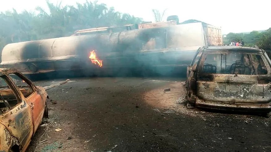 AP : Gasoline tanker explosion in Nigeria