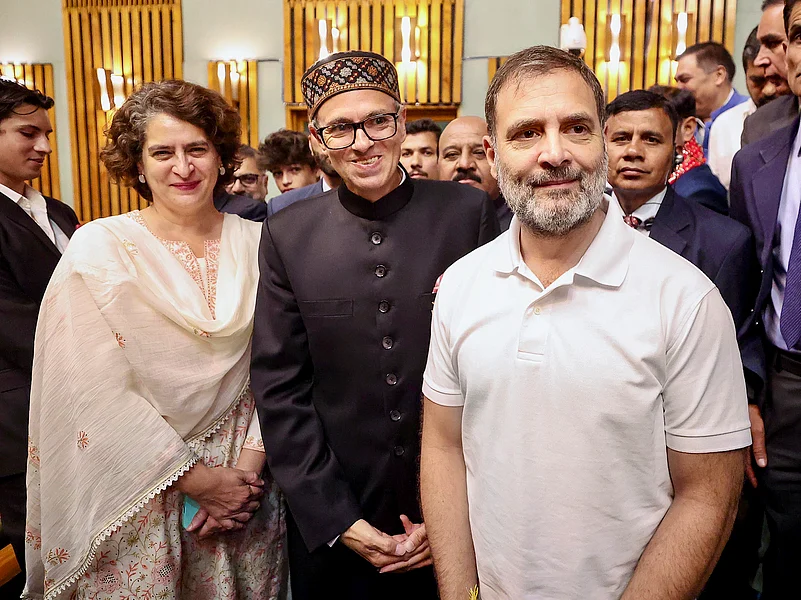 Rahul Gandhi and Priyanka Gandhi Vadra with CM-designate Omar Abdullah
