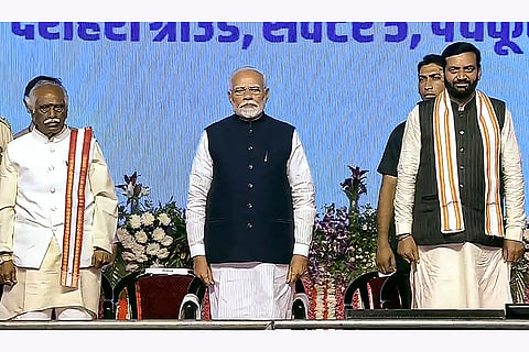 Haryana CM oath ceremony: PM Modi with Governor Bandaru Dattatreya and  Nayab Saini 