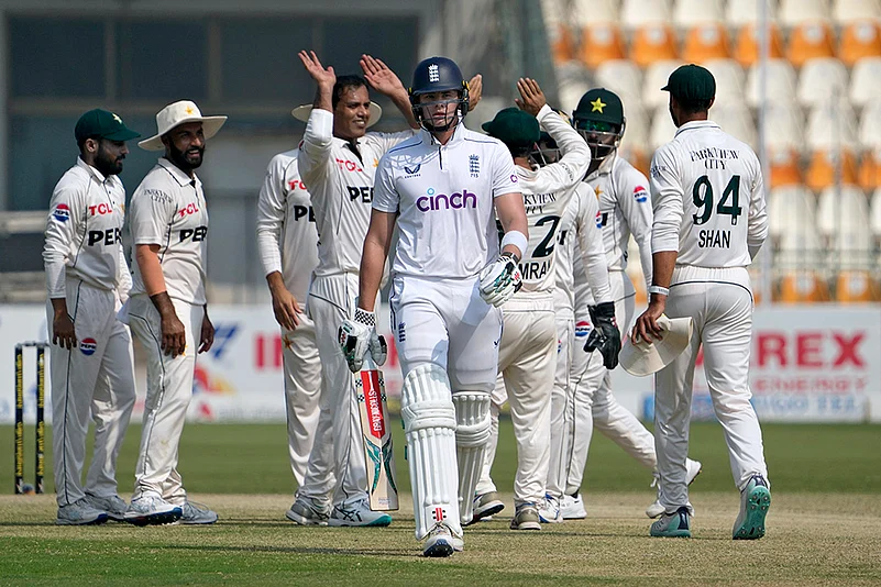Pakistan vs England cricket 2nd Test Cricket Day 4 live Photo gallery_ Jamie Smith