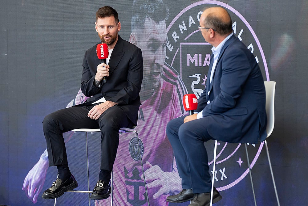 MLS-Inter Miami-Messi Award Soccer MARCA America Award 2024_Lionel Messi and Juan Ignacio Gallardo 