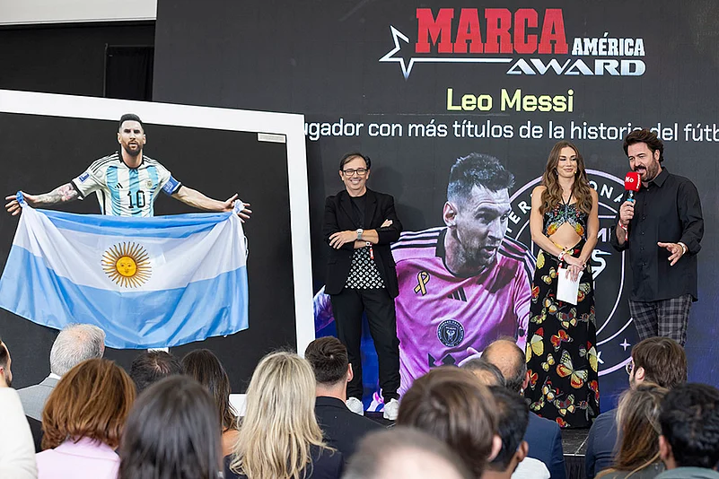 MLS-Inter Miami-Messi Award Soccer MARCA America Award 2024_Artist Javier Tortosa