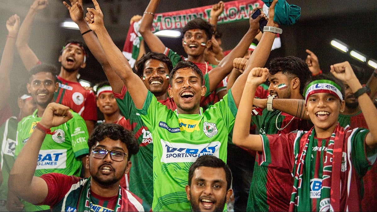 Fans gathered at Salt Lake Stadium in Kolkata for the Kolkata Derby.