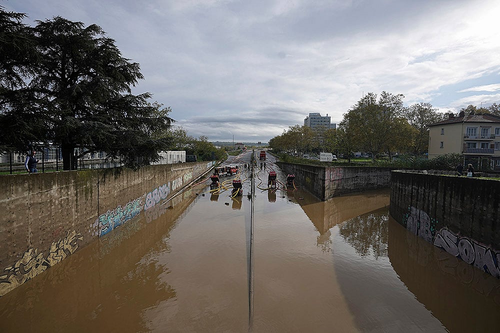France Floods: torrential rain bring major flooding to central France_2