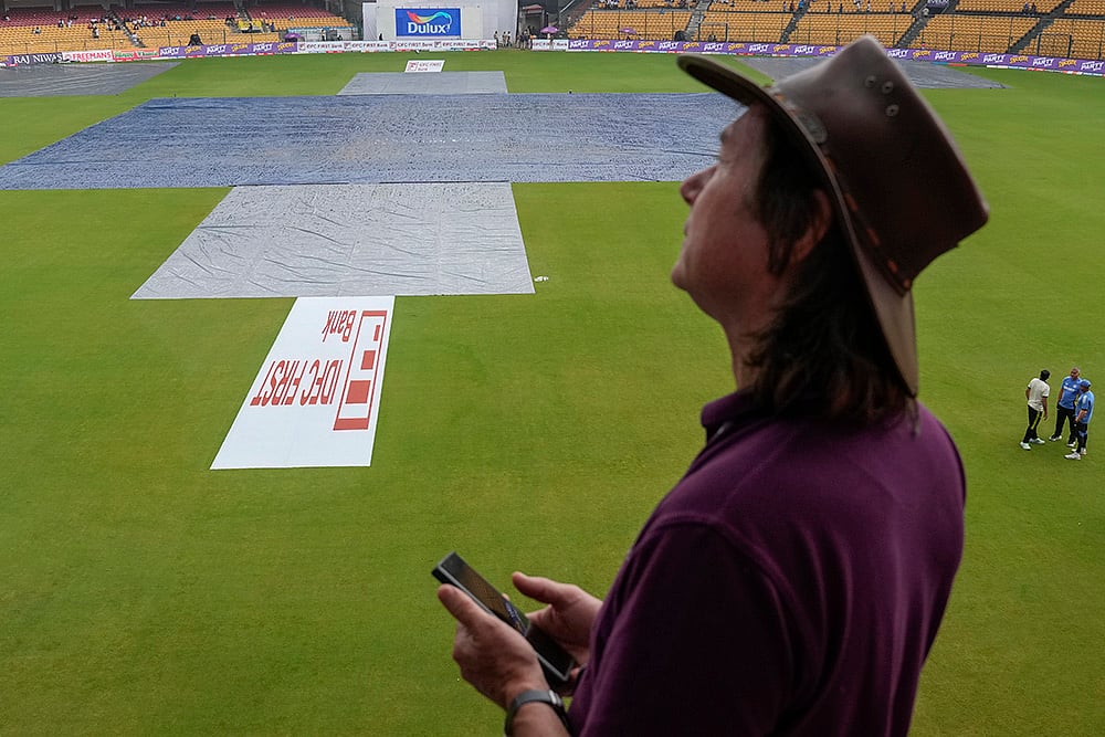 India vs New Zealand 1st Test Cricket Day 5 Photo gallery