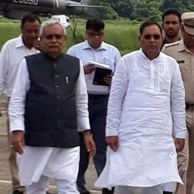 Maheshwar Hazari with Chief Minister Nitish Kumar