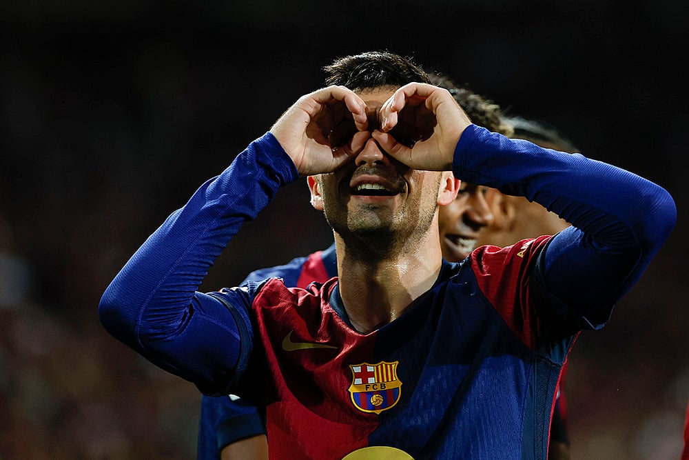 Spain Soccer La Liga 2024-25 Barcelona fc vs Sevilla photo gallery_ Pedri