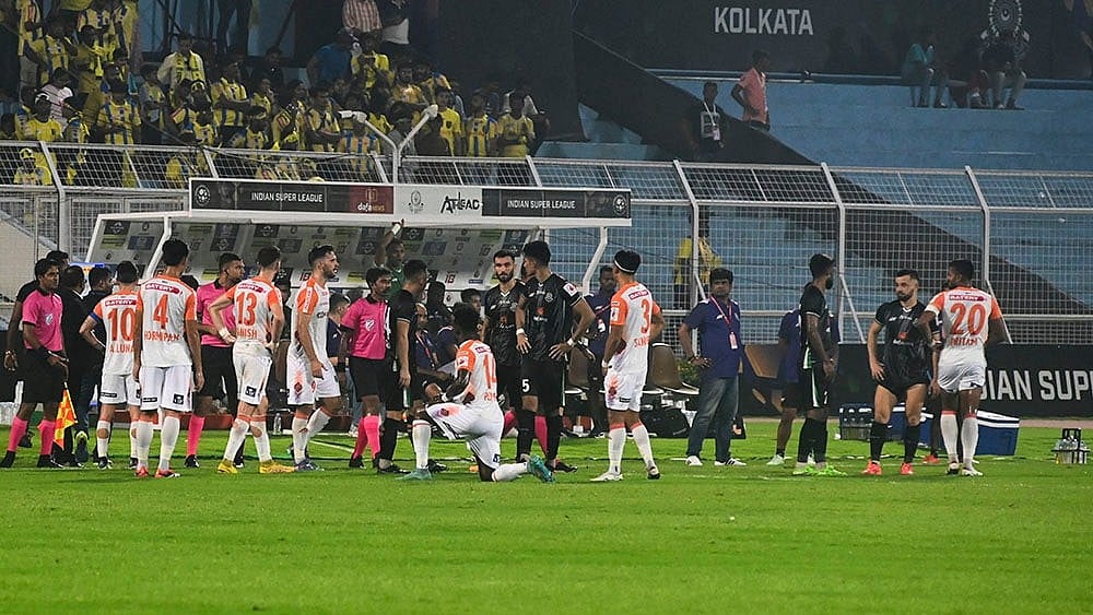 | Photo: PTI : ISL 2024-25: Match stopped for a few minutes due to crowd violence