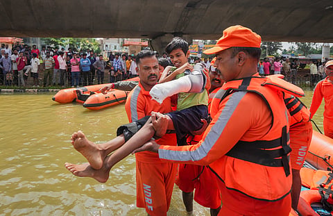 Rescue ops underway at Kendriya Vihar apartments |