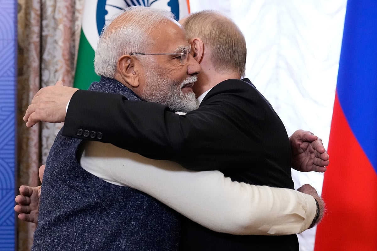 AP : PM Modi talks with Russian President Putin