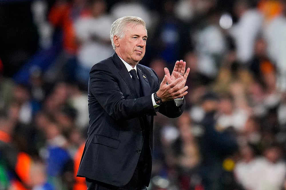 | Photo: AP/Manu Fernandez : Champions League 2024-25: Real Madrid's head coach Carlo Ancelotti applauds to supporters