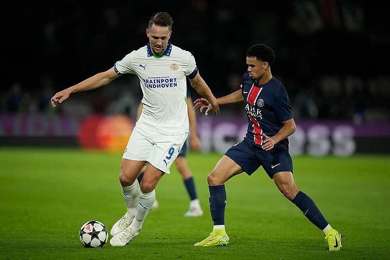 2024-25 UEFA Champions League soccer Paris Saint-Germain vs PSV Eindhoven_Luuk de Jong