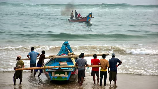 Cyclone Dana is likely to hit West Bengal and Odisha - PTI