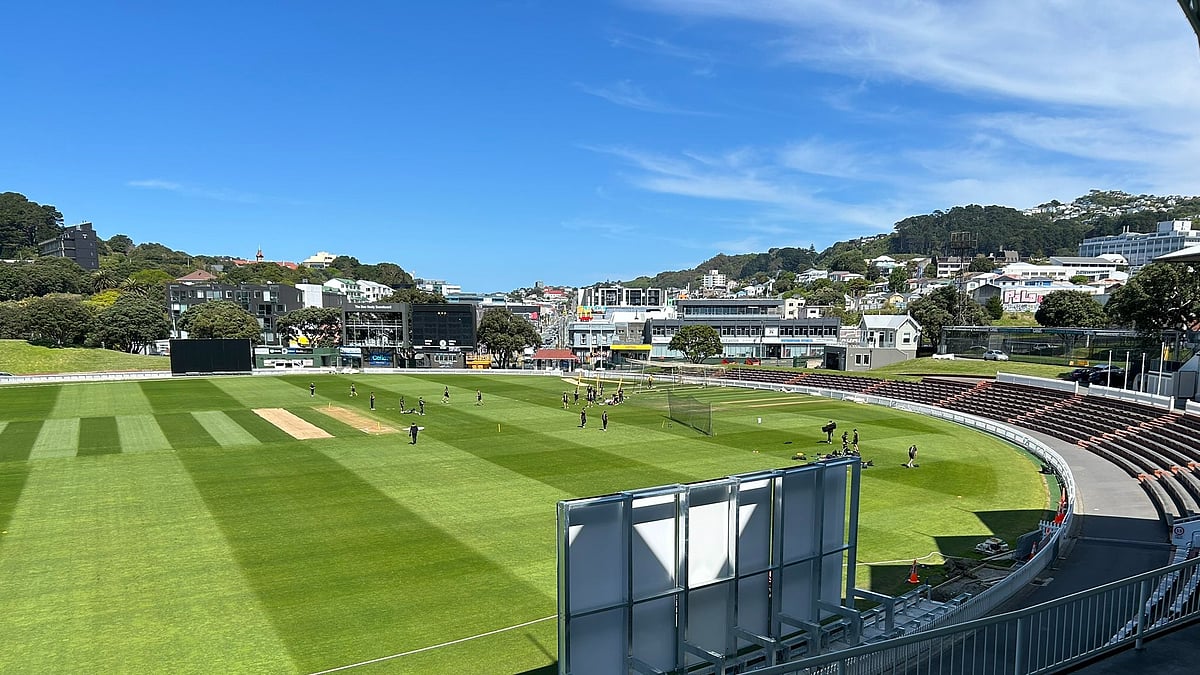 Photo: Cello Basin Reserve : Basin Reserve in New Zealand.