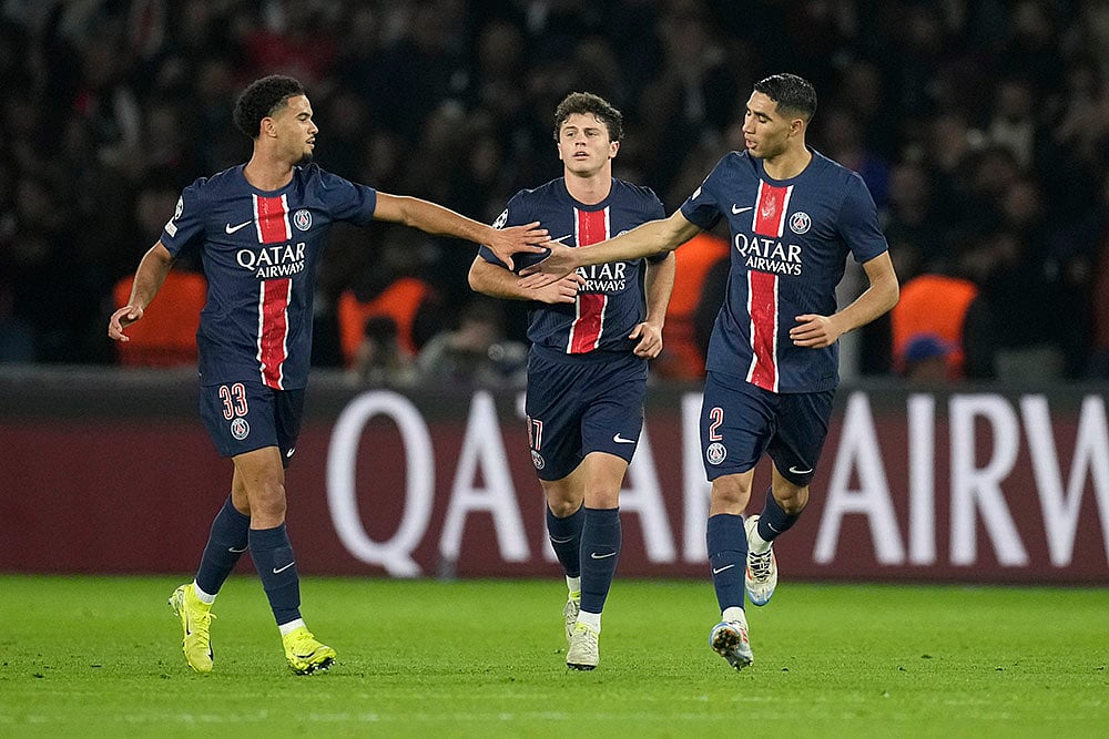 2024-25 UEFA Champions League soccer Paris Saint-Germain vs PSV Eindhoven_Achraf Hakimi