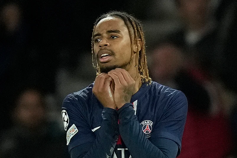 2024-25 UEFA Champions League soccer Paris Saint-Germain vs PSV Eindhoven_Bradley Barcola