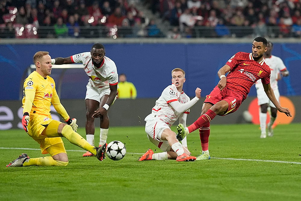 2024-25 UEFA Champions League RB Leipzig vs Liverpool soccer gallery_Leipzigs Peter Gulacsi