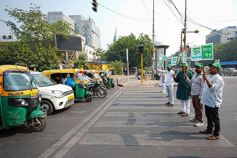 India Weather gallery: Air pollution in Delhi NCR_