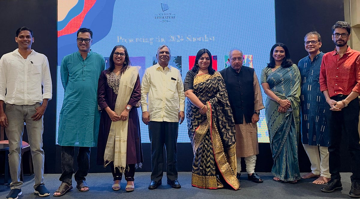 Picture Courtesy: JCB Price for Literaure : (L-R) Saharu Nusaiba Kannanari, Sakyajit Bhattacharya, Rituparna Mukherjee, Sharankumar Limbale, Paromita Sengupta, Tridip Suhrud, Deepthi Sasidharan, Jerry Pinto, Shaunak Sen